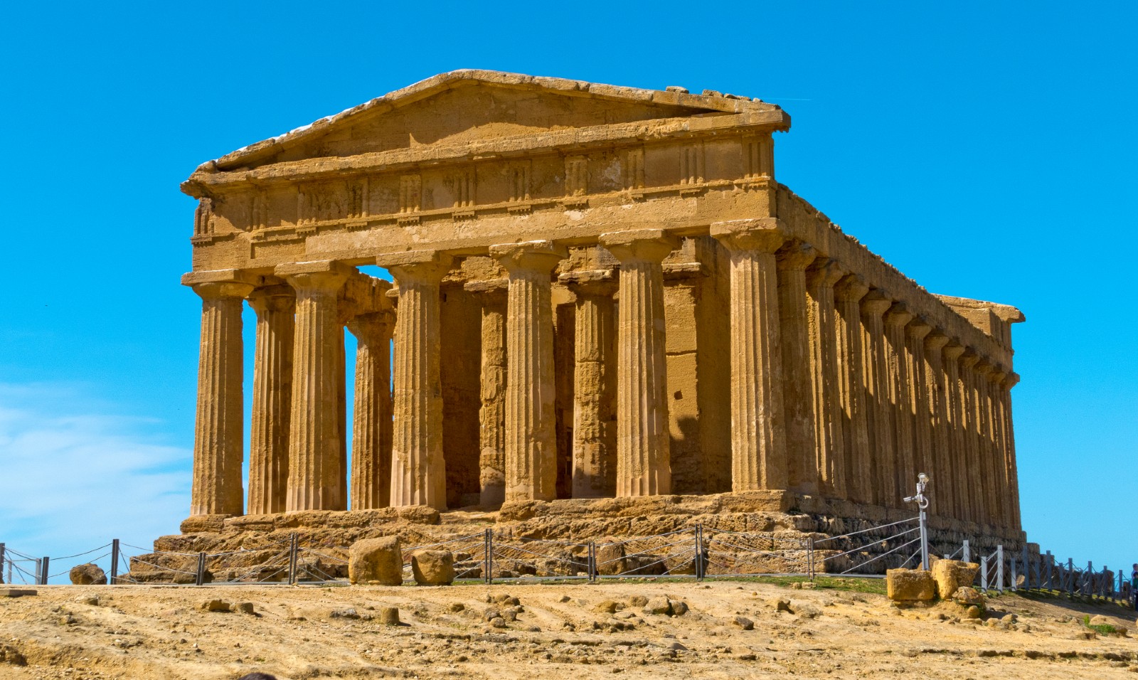 The Architecture Of Great Civilizations And How It Relates To Us Now   Greek Temple 1600px 